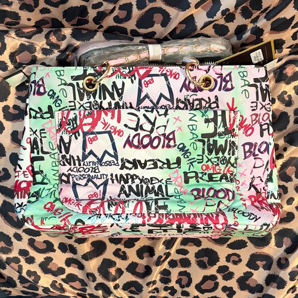 Chic Graffiti Print Shoulder Bag